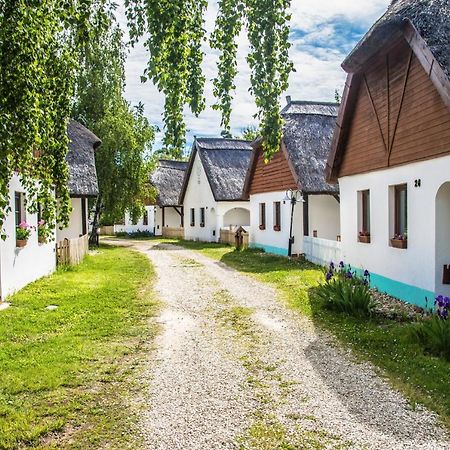 Hotel Bohem Birtok Es Csarda Zamárdi Exterior foto