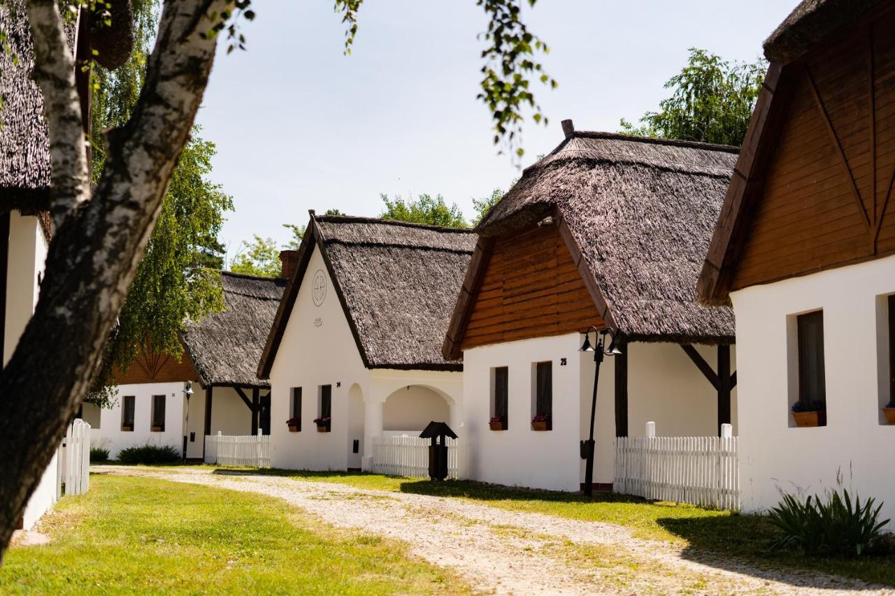Hotel Bohem Birtok Es Csarda Zamárdi Exterior foto