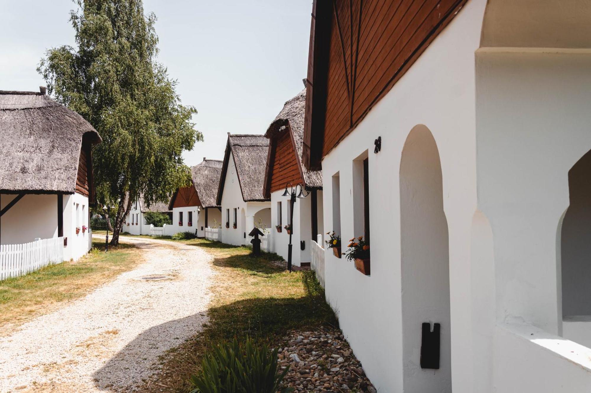 Hotel Bohem Birtok Es Csarda Zamárdi Exterior foto