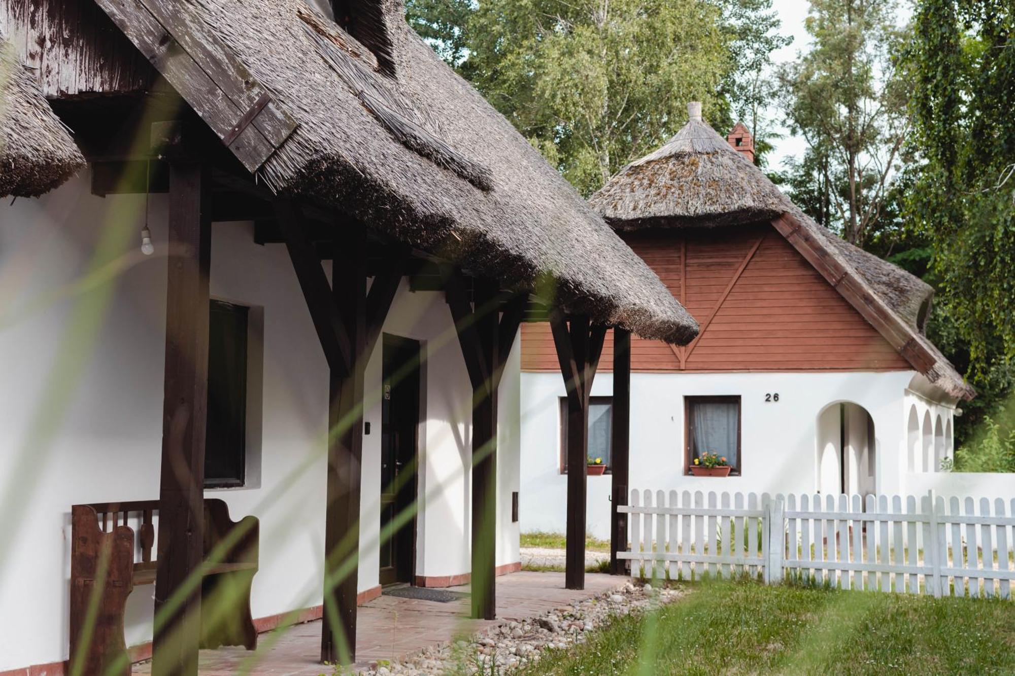 Hotel Bohem Birtok Es Csarda Zamárdi Exterior foto