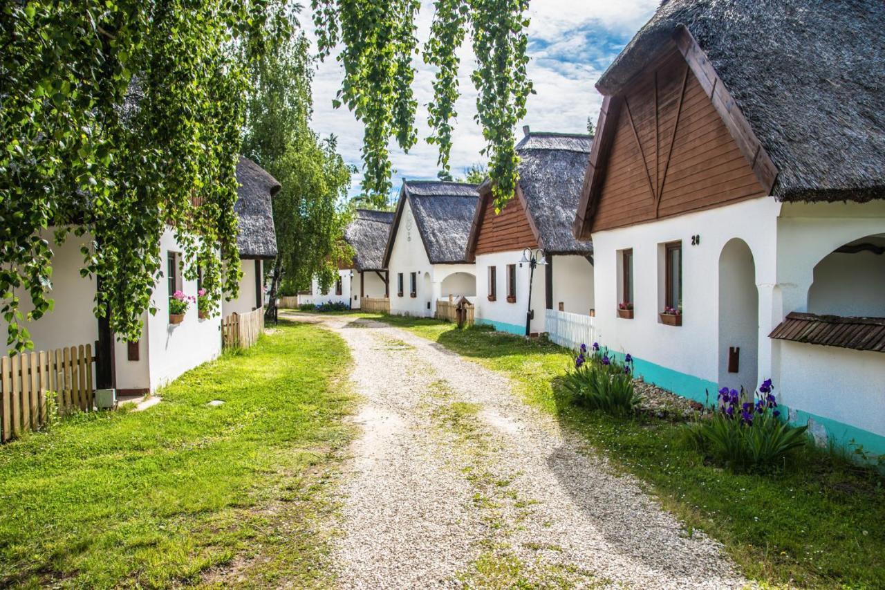 Hotel Bohem Birtok Es Csarda Zamárdi Exterior foto