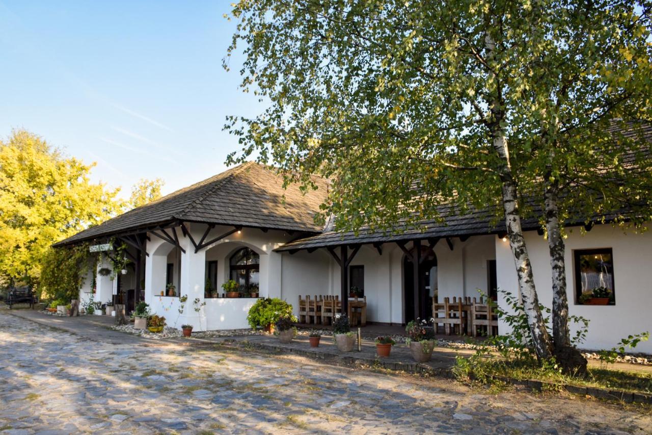 Hotel Bohem Birtok Es Csarda Zamárdi Exterior foto